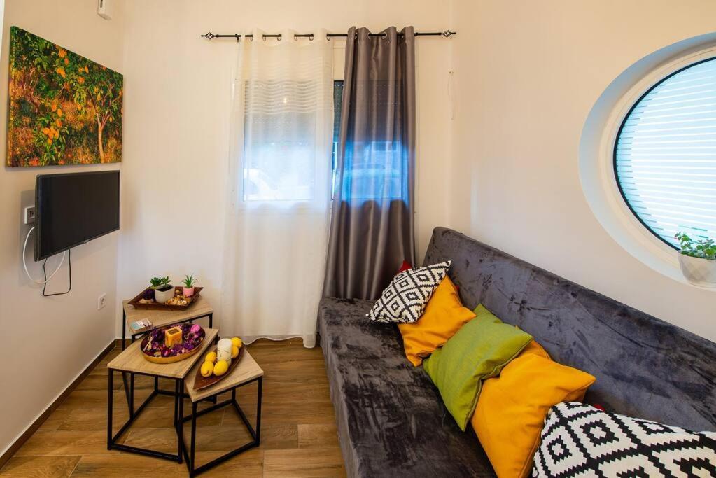 Lemon Garden Stylish Private Apartment Kalamata Eksteriør billede